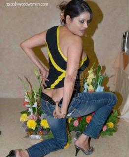 Poonam Jhawer feet photo 16