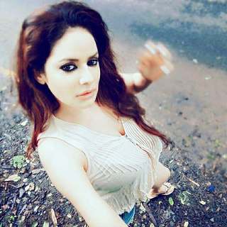 Poonam Jhawer feet photo 3