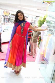 Poonam Kaur feet photo 14