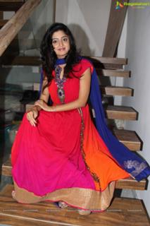 Poonam Kaur feet photo 9