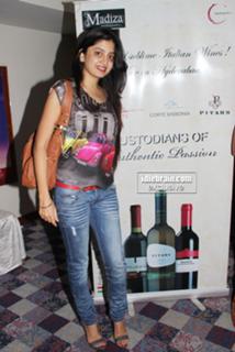 Poonam Kaur feet photo 9