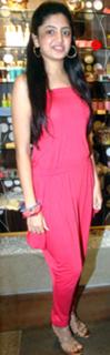 Poonam Kaur feet photo 1