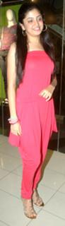 Poonam Kaur feet photo 19