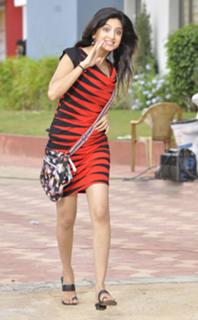 Poonam Kaur feet photo 18