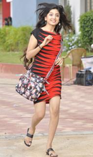 Poonam Kaur feet photo 10