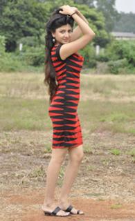 Poonam Kaur feet photo 19