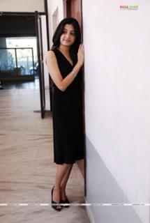 Poonam Kaur feet photo 3