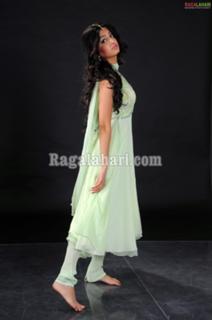 Poonam Kaur feet photo 2