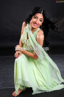 Poonam Kaur feet photo 4