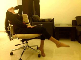 Poonam Pandey feet photo thumbnail