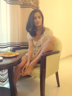 Poonam Pandey feet photo thumbnail
