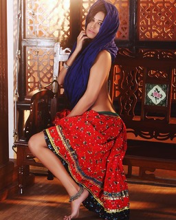 Poonam Pandey feet photo thumbnail