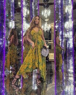 Poonam Pandey feet photo thumbnail