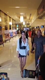 Poonam Pandey feet photo thumbnail