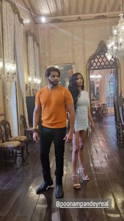 Poonam Pandey feet photo thumbnail