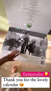 Poonam Pandey feet photo thumbnail