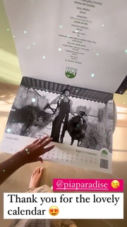 Poonam Pandey feet photo thumbnail