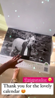 Poonam Pandey feet photo thumbnail