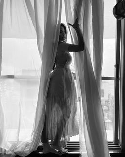 Poonam Pandey feet photo thumbnail