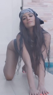 Poonam Pandey feet photo thumbnail