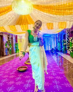 Poonam Pandey feet photo thumbnail