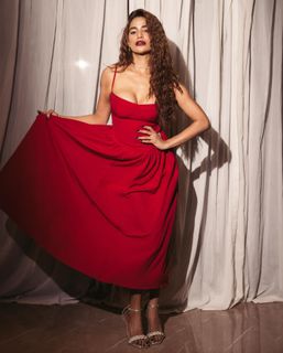 Poonam Pandey feet photo thumbnail