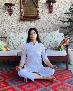 Poonam Yadav feet photo thumbnail