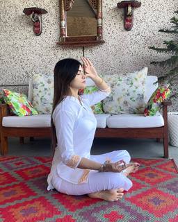 Poonam Yadav feet photo thumbnail