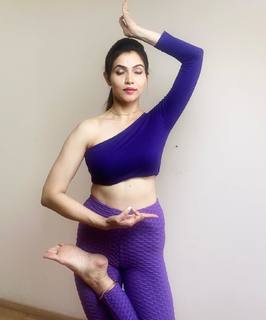 Poonam Yadav feet photo thumbnail