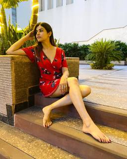 Poonam Yadav feet photo thumbnail