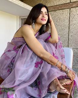 Poonam Yadav feet photo thumbnail