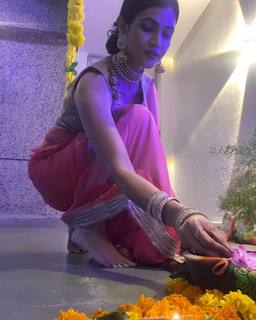 Poonam Yadav feet photo thumbnail