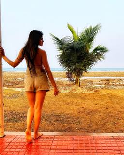 Poonam Yadav feet photo thumbnail