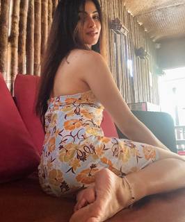Poonam Yadav feet photo thumbnail