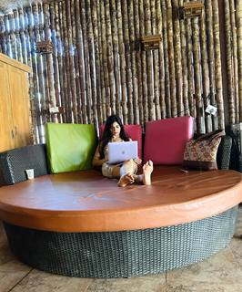 Poonam Yadav feet photo thumbnail