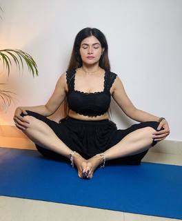 Poonam Yadav feet photo thumbnail