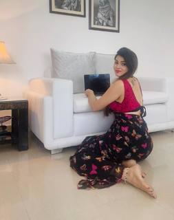 Poonam Yadav feet photo thumbnail
