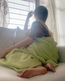 Poonam Yadav feet photo thumbnail