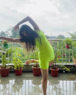Poonam Yadav feet photo thumbnail