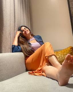Poonam Yadav feet photo thumbnail