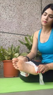 Poonam Yadav feet photo thumbnail