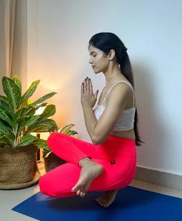 Poonam Yadav feet photo thumbnail