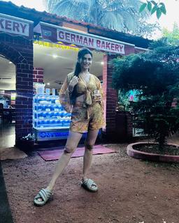 Poonam Yadav feet photo thumbnail