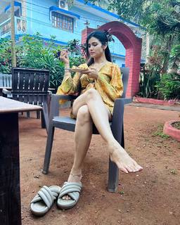Poonam Yadav feet photo thumbnail