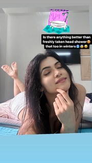 Poonam Yadav feet photo thumbnail