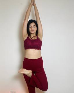 Poonam Yadav feet photo thumbnail