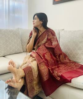 Poonam Yadav feet photo thumbnail