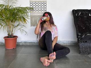 Poonam Yadav feet photo thumbnail