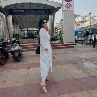 Poonam Yadav feet photo thumbnail