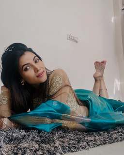 Poonam Yadav feet photo thumbnail
